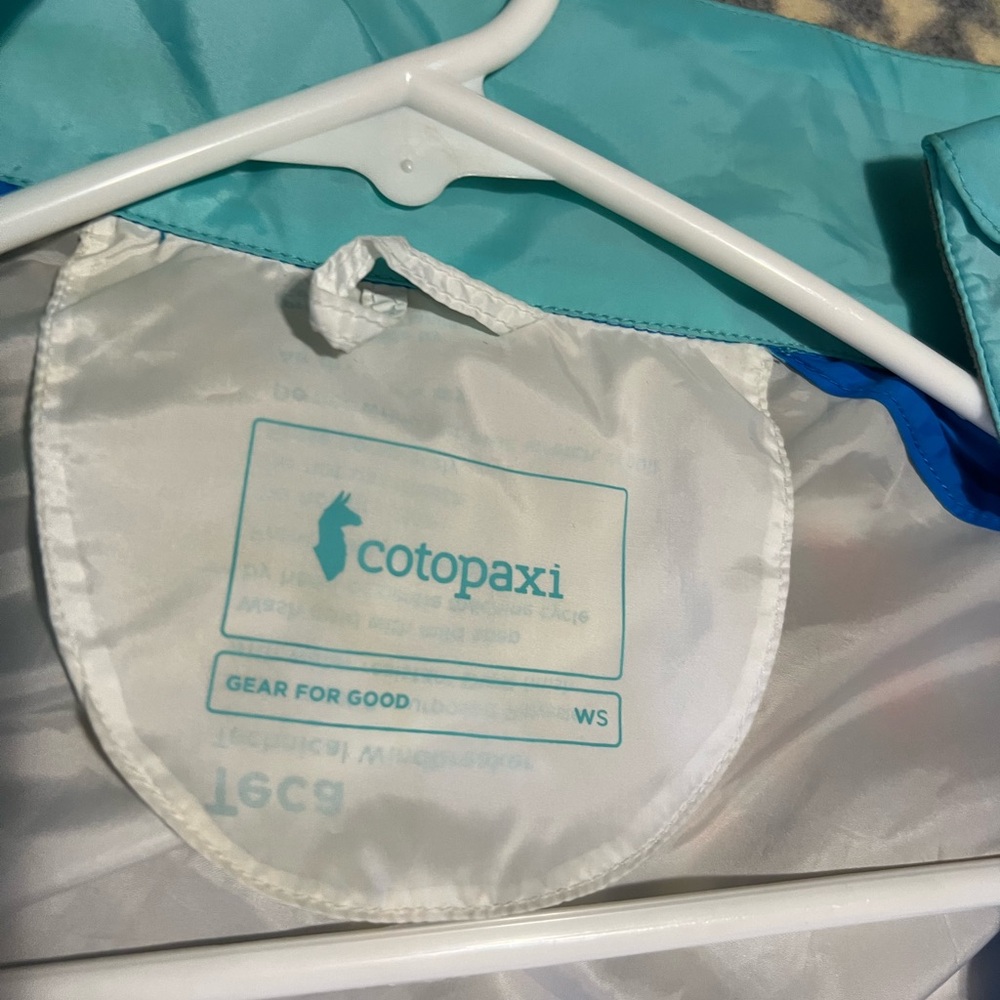 Women’s Cotopaxi wind vest